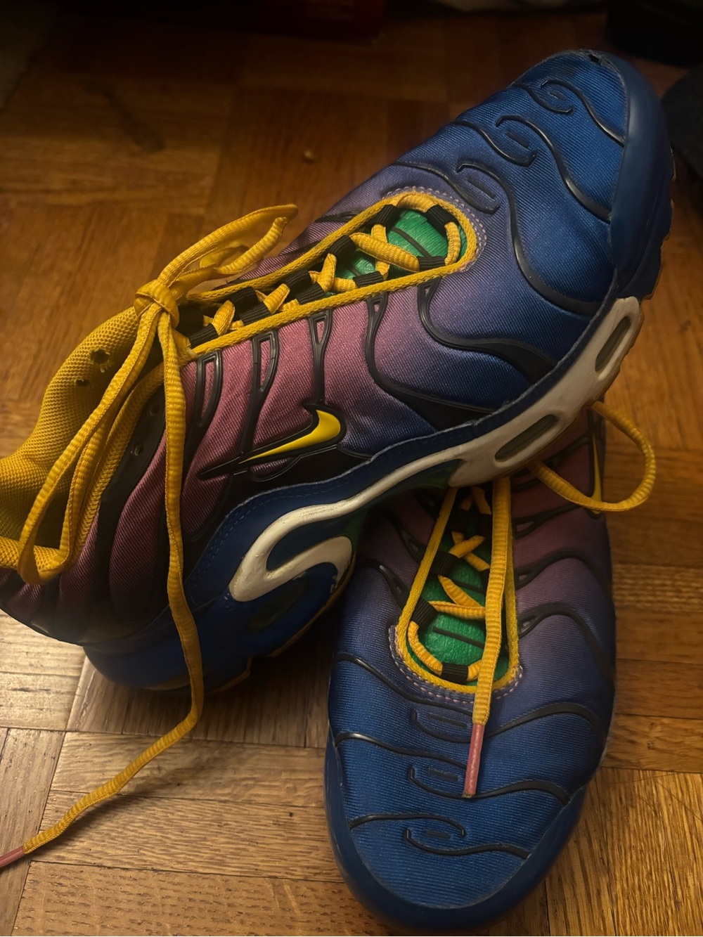 Nike Air Max Plus Blue Purple Gradient Sneakers with Yellow Laces 5.5y